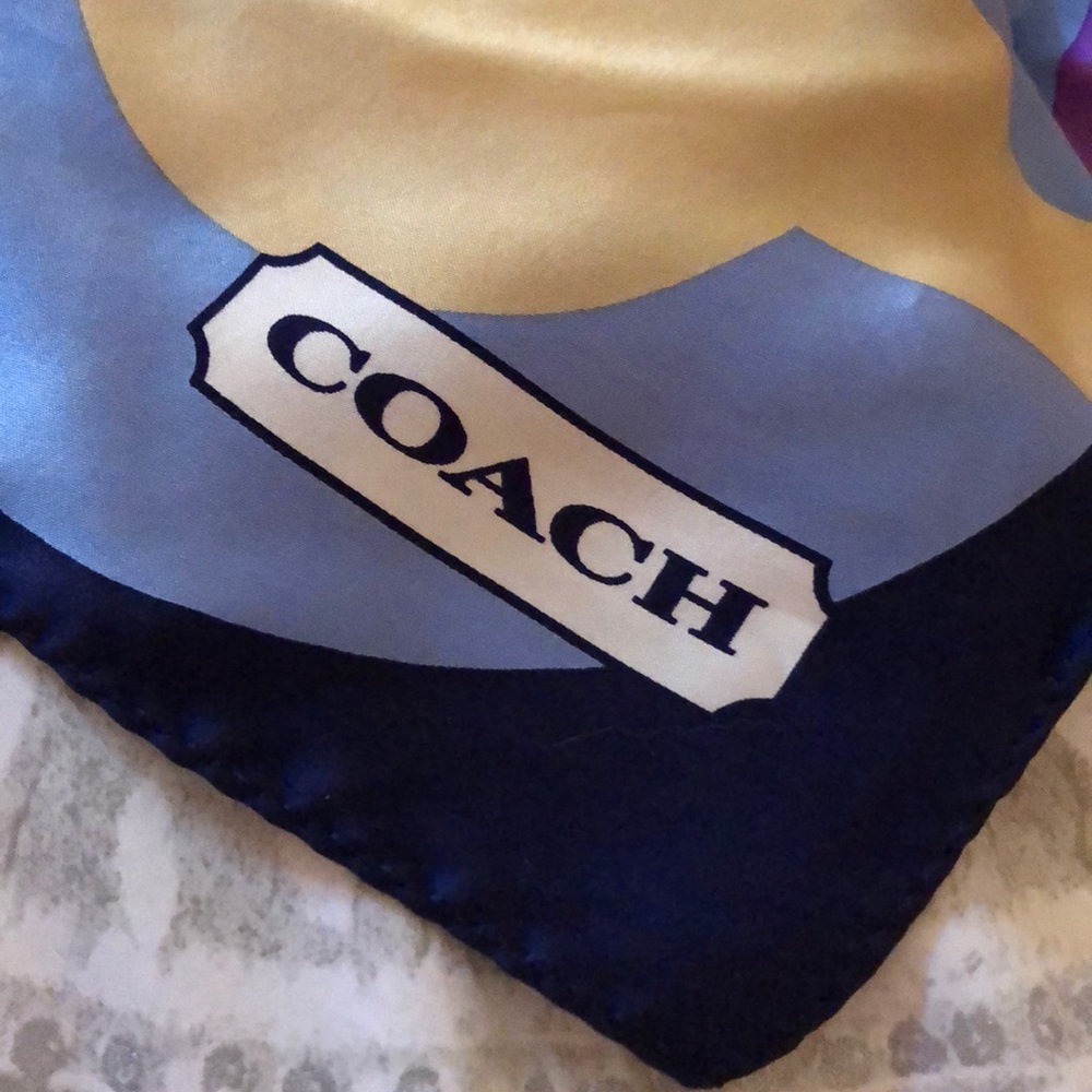 Coach C-Logo Scarf in 100% Silk - Picture 3 of 6